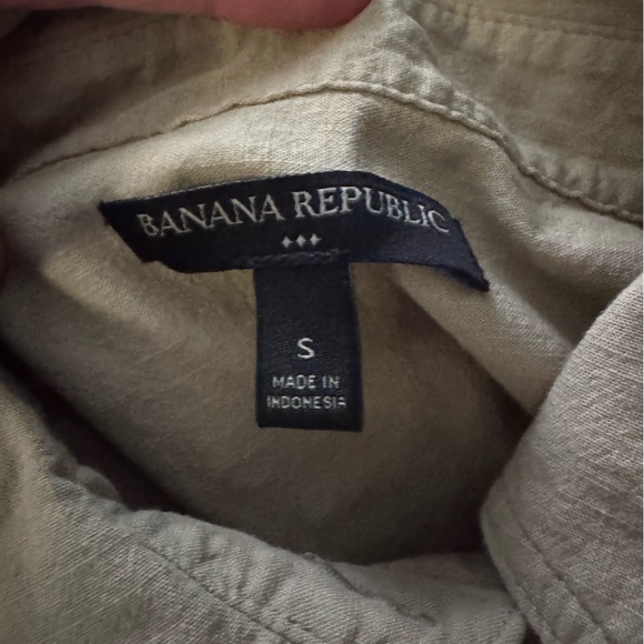 Banana Republic Sleeveless Tan Double Pocket Shirt - Picture 3 of 5